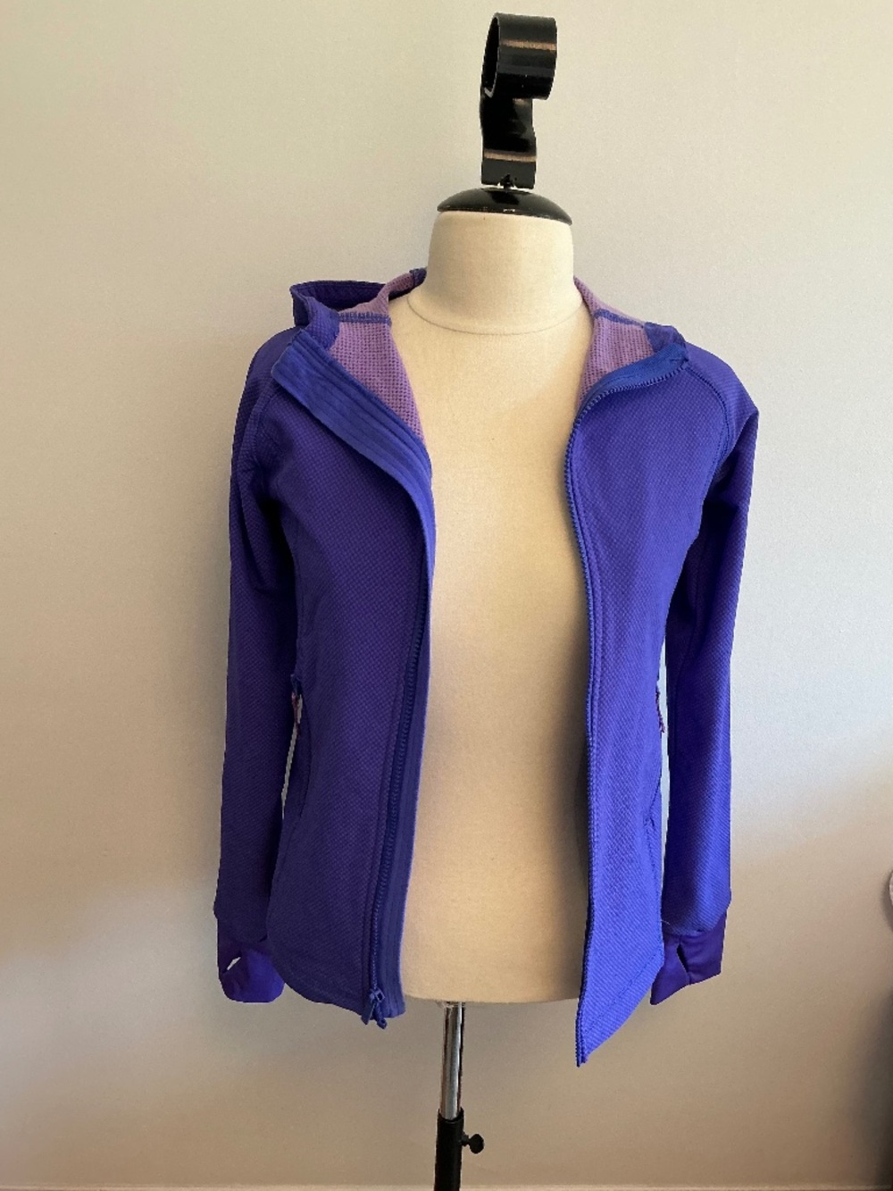 Girls All in Motion Zipped Woven Jacket Thumbhole Cuffs Purple Size Large